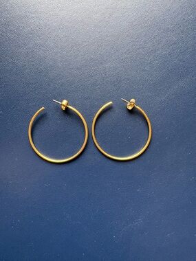 Madewell Medium Thin Gold Hoop Earrings | Minimal Everyday Hoops